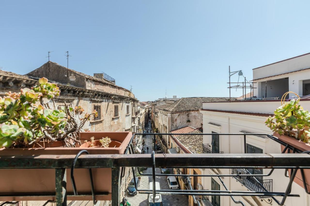 Ballaro Market Street Art Stylish Flat X10 Palermo Exterior photo